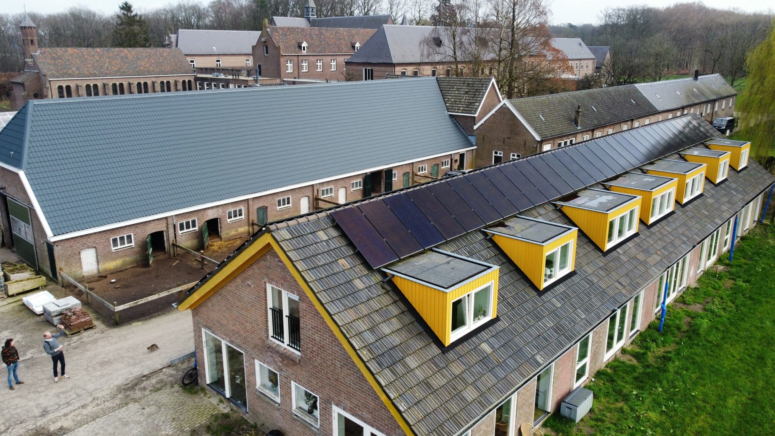 sion-klooster-triple-solar-pvt|Klooster-Nieuw-Sion-Triple-Solar-PVT-panelen-dakhaken-monteren-op-dak-01|Klooster-Nieuw-Sion-Triple-Solar-PVT-panelen-uitmeten-op-dak-02|Nieuw-Sion-renovatie-verduurzaming-boerderij-stal-Triple-Solar-PVT-warmtepomp-panelen-tijdens-installatie-01|Klooster-Nieuw-Sion-Triple-Solar-PVT-panelen-propaan-warmtepomp-schuindak-02|Klooster-Nieuw-Sion-Triple-Solar-PVT-panelen-propaan-warmtepomp-schuindak-dakkapel-01|Klooster-Nieuw-Sion-Triple-Solar-PVT-panelen-propaan-warmtepomp-schuindak-dakkapel-03|Klooster-Nieuw-Sion-Triple-Solar-PVT-panelen-propaan-warmtepomp-schuindak-dakkapel-04|Klooster-Nieuw-Sion-Triple-Solar-PVT-panelen-propaan-warmtepomp-schuindak-dakkapel-05|sion-klooster-triple-solar-2|sion-klooster-triple-solar-3