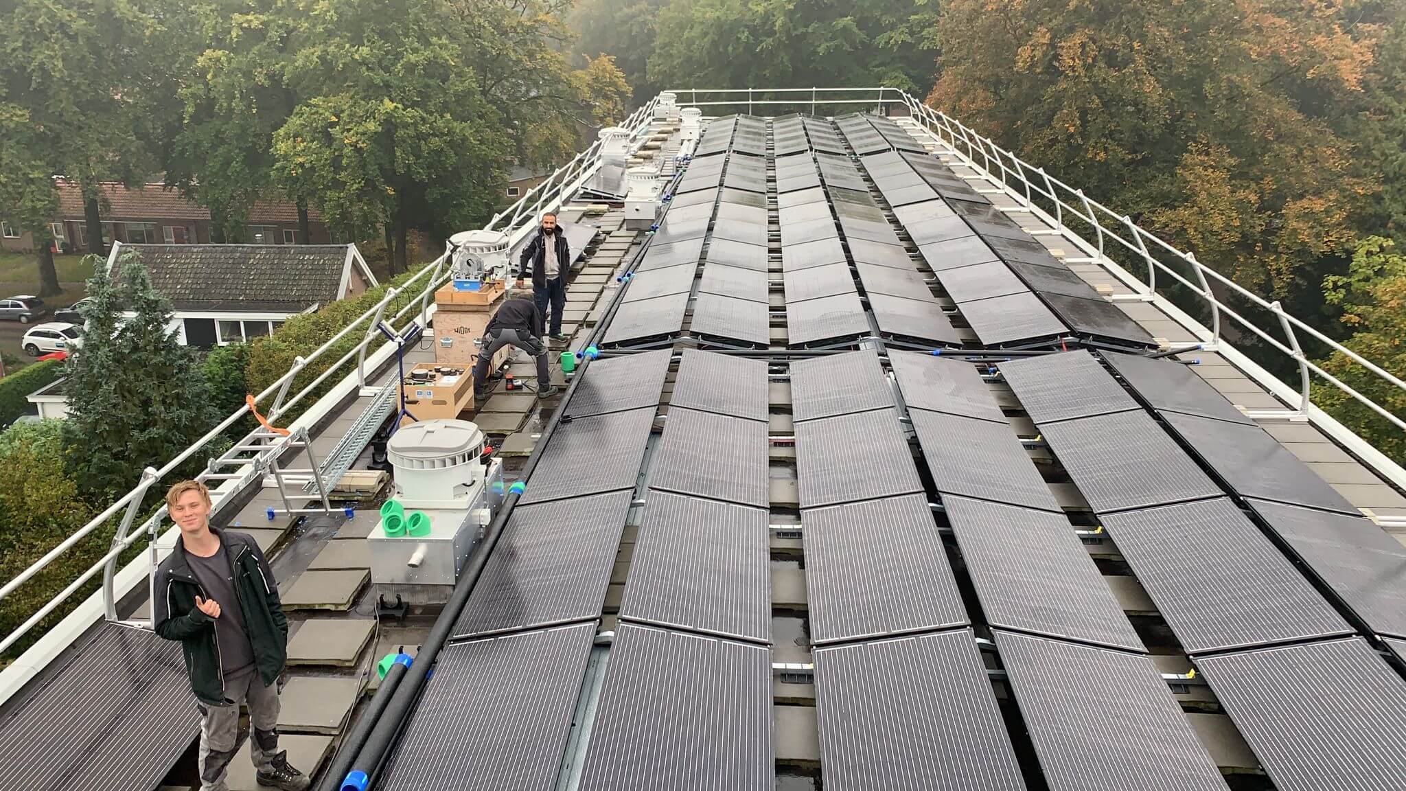 Oosterbeek-housingcorporation-Vivare-all-electric-off-the-grid-Unica-Triple-Solar-nijhuis-building-01