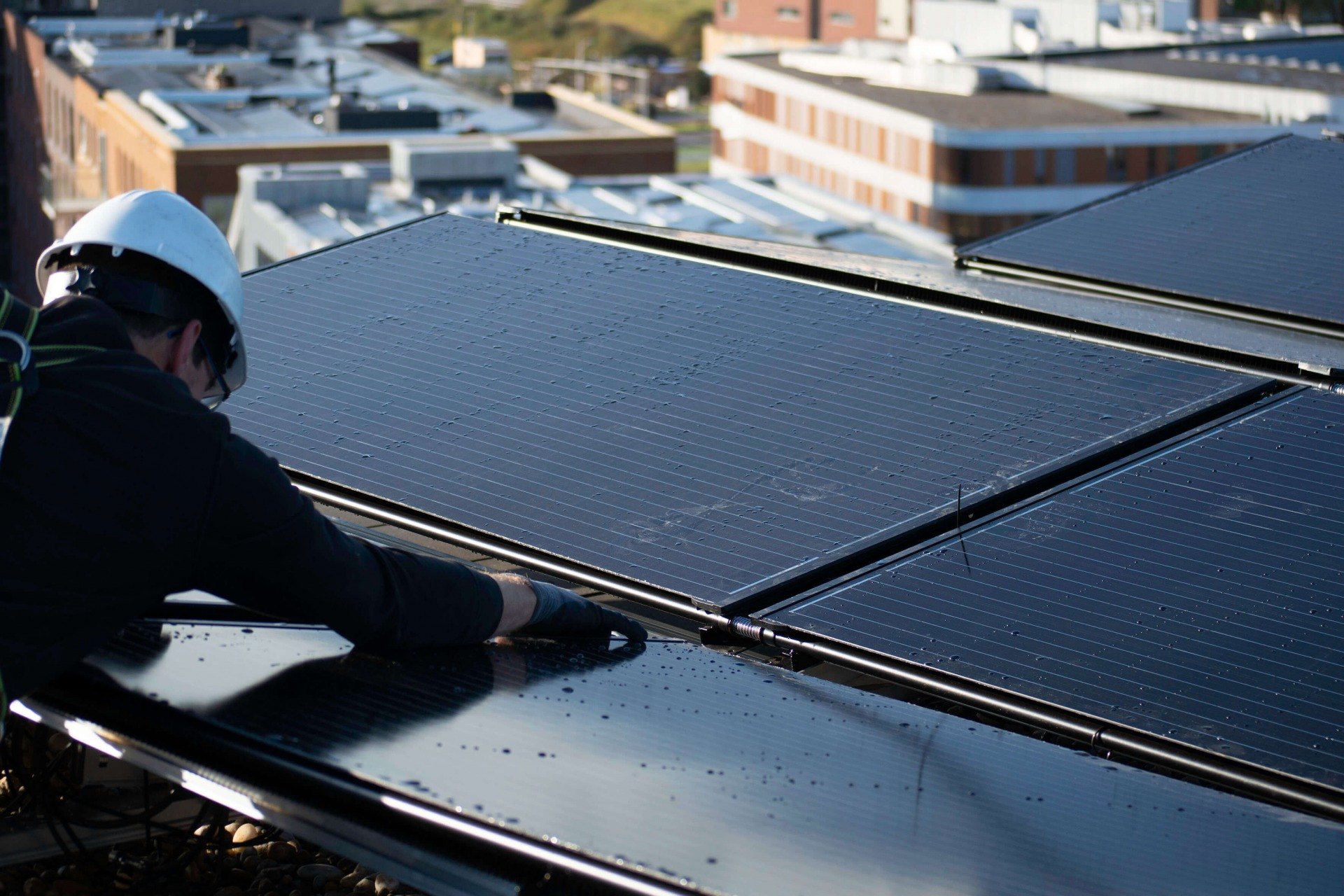 PVT-paneel-woontoren-warmwater-Viessmann-warmtepomp-Antoni-Delft-LR-010|PVT-paneel-woontoren-warmwater-Viessmann-warmtepomp-Antoni-Delft-LR-02|PVT-paneel-woontoren-warmwater-Viessmann-warmtepomp-Antoni-Delft-LR-03|PVT-paneel-woontoren-warmwater-Viessmann-warmtepomp-Antoni-Delft-LR-04||PVT-paneel-woontoren-warmwater-Viessmann-warmtepomp-Antoni-Delft-LR-06|||