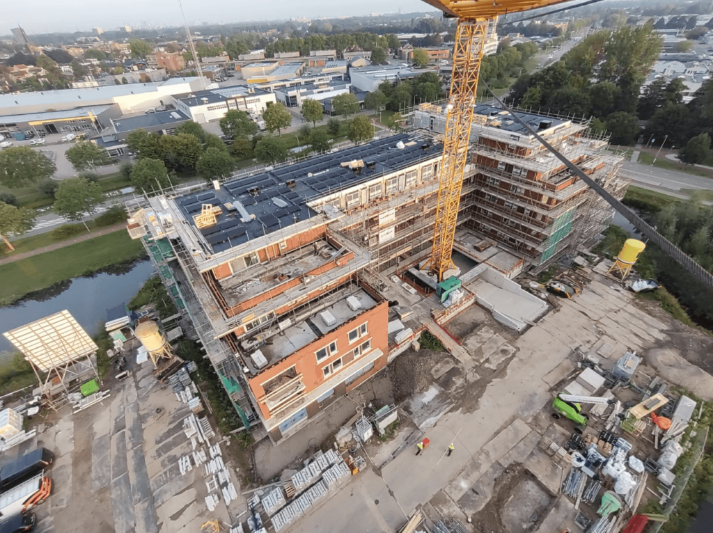 95 woningen met PVT-panelen in nieuwbouwwijk Waterrijk