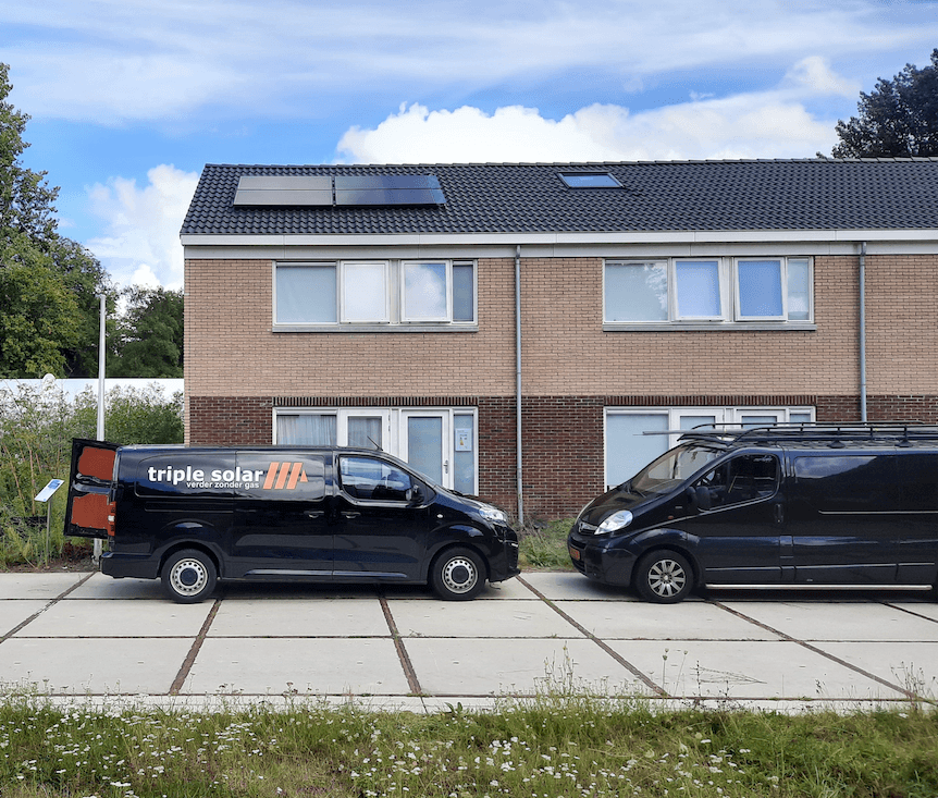 Existing-real-estate-energy-neutral-with-an-innovative-solar-heat-network-01|Existing-real-estate-energy-neutral-with-an-innovative-solar-heat-network-04|Existing-real-estate-energy-neutral-with-an-innovative-solar-heat-network-02|Existing-real-estate-energy-neutral-with-an-innovative-solar-heat-network-04