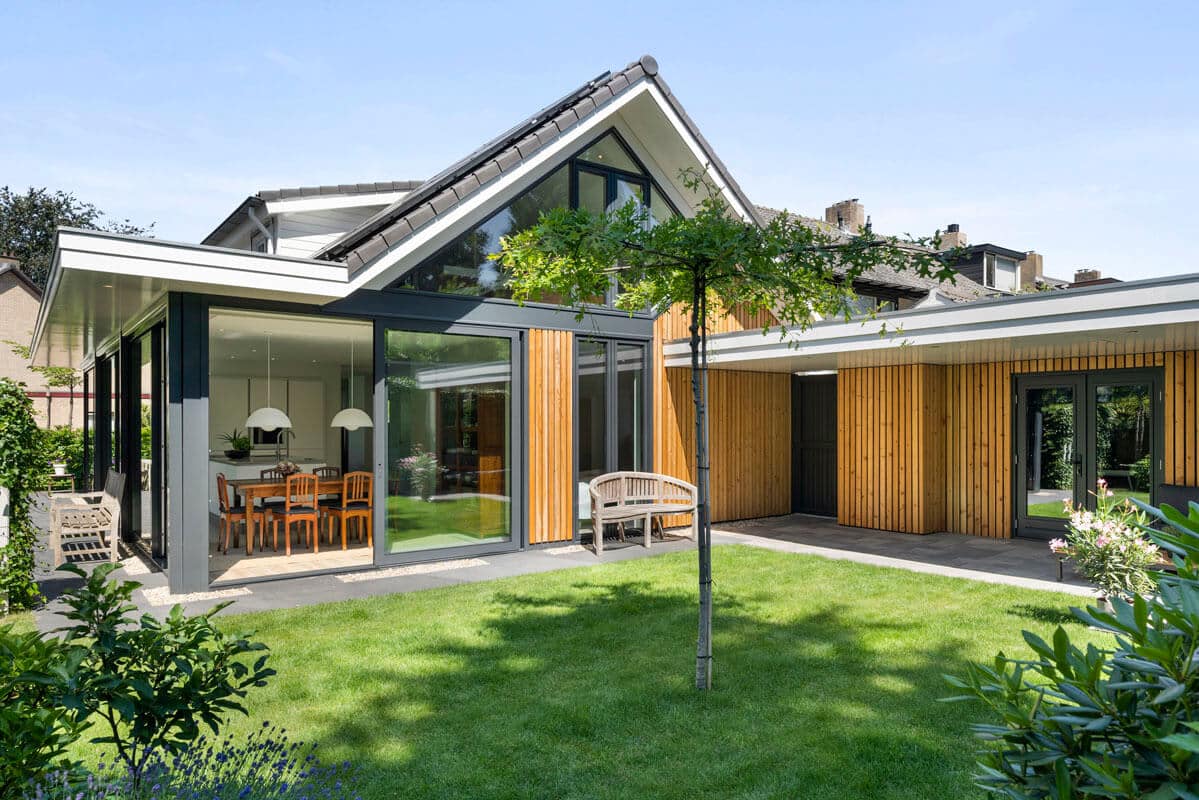 Triple-Solar-PVT-panelen-jaren60-woning-energie-neutraal-warmtepomp-gasloos-01|Triple-Solar-PVT-panelen-jaren60-woning-energie-neutraal-warmtepomp-gasloos-02|Triple-Solar-PVT-panelen-jaren60-woning-energie-neutraal-warmtepomp-gasloos-05|Triple-Solar-PVT-panelen-jaren60-woning-energie-neutraal-warmtepomp-gasloos-eigenaars-01A|Triple-Solar-PVT-panelen-jaren60-woning-energie-neutraal-warmtepomp-gasloos-garage-07|Triple-Solar-PVT-panelen-jaren60-woning-energie-neutraal-warmtepomp-gasloos-keuken-04|Triple-Solar-PVT-panelen-jaren60-woning-energie-neutraal-warmtepomp-gasloos-NIBE-06|Triple-Solar-PVT-panelen-jaren60-woning-energie-neutraal-warmtepomp-gasloos-ramen-boven-03|Triple-Solar-PVT-panelen-jaren60-woning-energie-neutraal-warmtepomp-gasloos-zijaanzicht-vanuit-tuin-08|energie-verbruik-jaren60-woning-pvt-panelen-warmtepomp-triple-solar-screenshot-01|energie-verbruik-jaren60-woning-pvt-panelen-warmtepomp-triple-solar-display-NIBE-screenshot-02