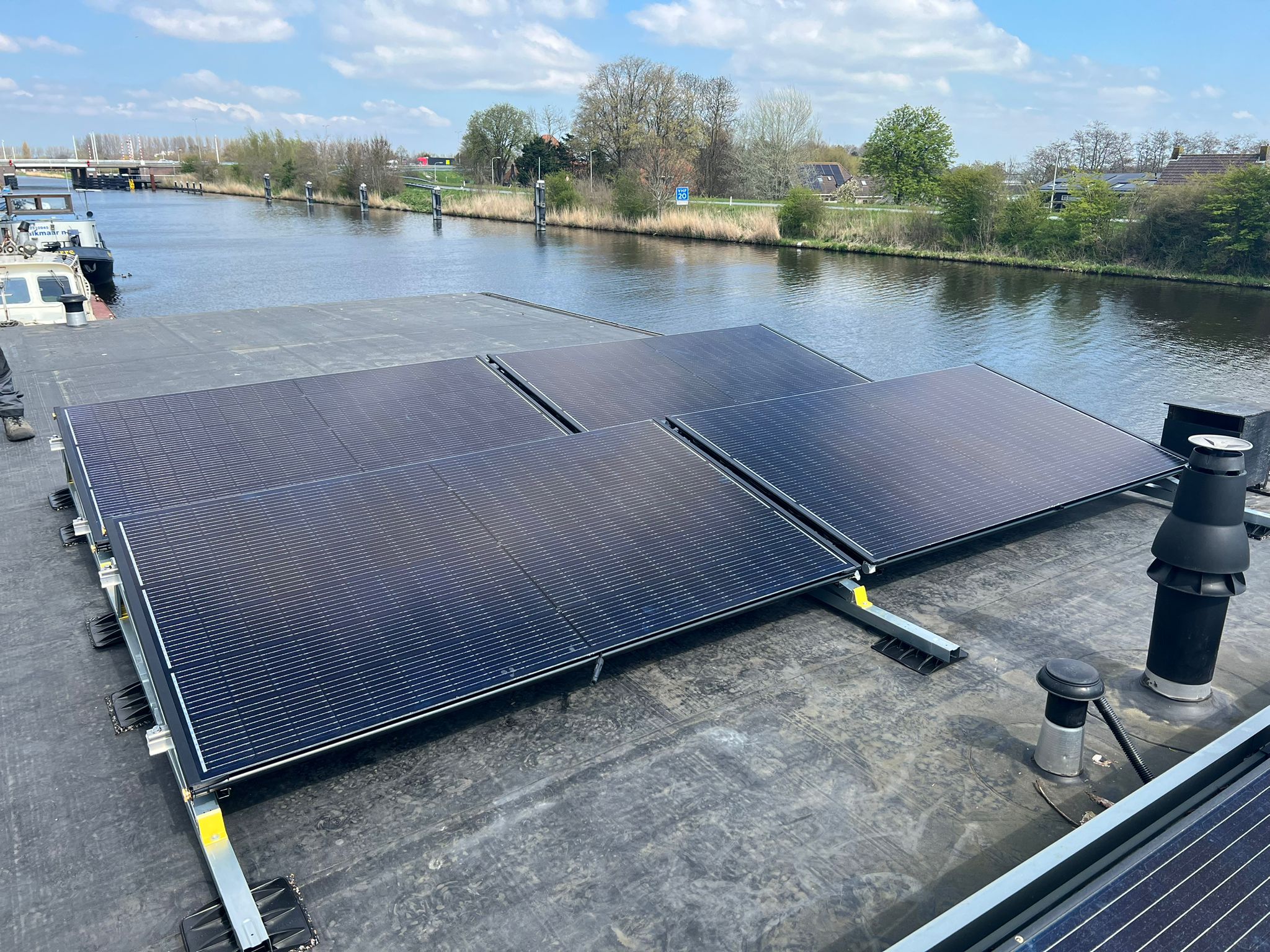 Triple-Solar-PVT-warmtepomp-vervangt-CV-Ketel-installatie-woonboot-Alkmaar-Karel-Verver-02|Triple-Solar-PVT-warmtepomp-vervangt-CV-Ketel-installatie-woonboot-Alkmaar-Karel-Verver-01|Triple-Solar-PVT-warmtepomp-vervangt-CV-Ketel-installatie-woonboot-Alkmaar-Karel-Verver-03|Triple-Solar-PVT-warmtepomp-vervangt-CV-Ketel-installatie-woonboot-Alkmaar-Karel-Verver-04|Triple-Solar-PVT-warmtepomp-vervangt-CV-Ketel-installatie-woonboot-Alkmaar-Karel-Verver-05