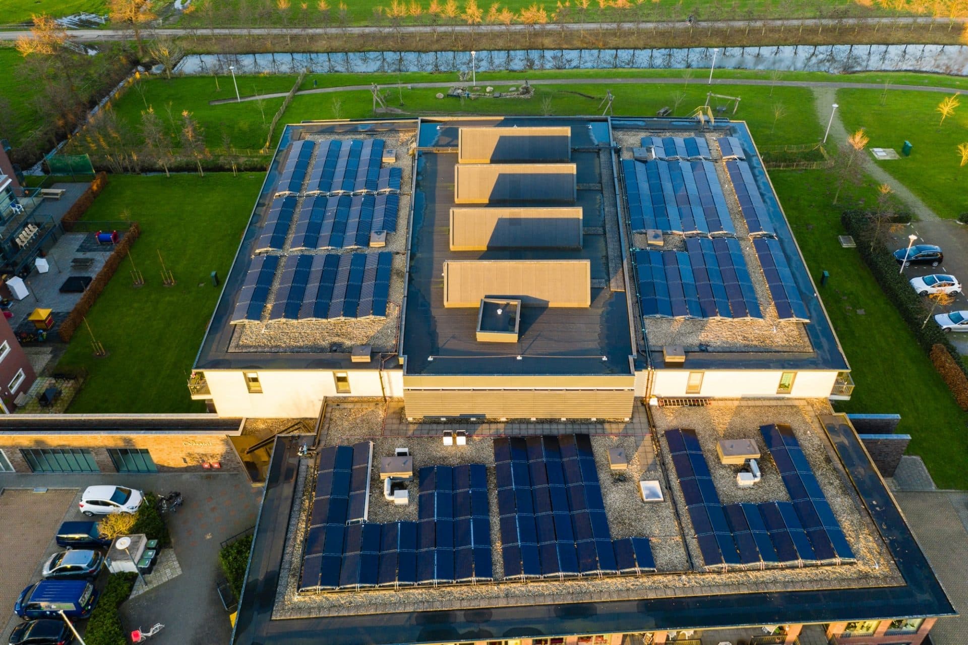 WKO-regenereren-woon-zorgcombinatie-Triple-Solar-PVT-paneel|7R301112-bewerkt De Tuinen Woudenberg|7R301128 De Tuinen Woudenberg|DJI_0243-bewerkt-2 De Tuinen Woudenberg||