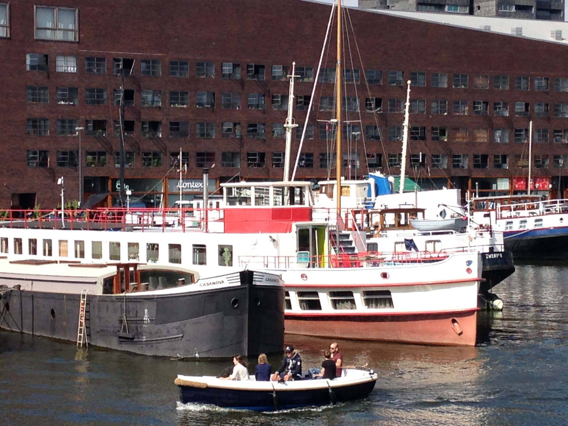 PVT Heat pump solarpanels Houseboat Amsterdam|PVT Heat pump solarpanels Houseboat Amsterdam 3|PVT Heat pump solarpanels Houseboat Amsterdam 2|woonboot-pvt-paneel-warmtepomp-amsterdam-01A