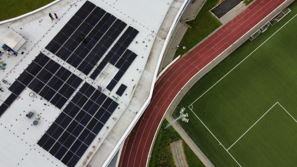 Friendship Sports Centre in Amsterdam kiest voor het Triple Solar PVT-systeem
